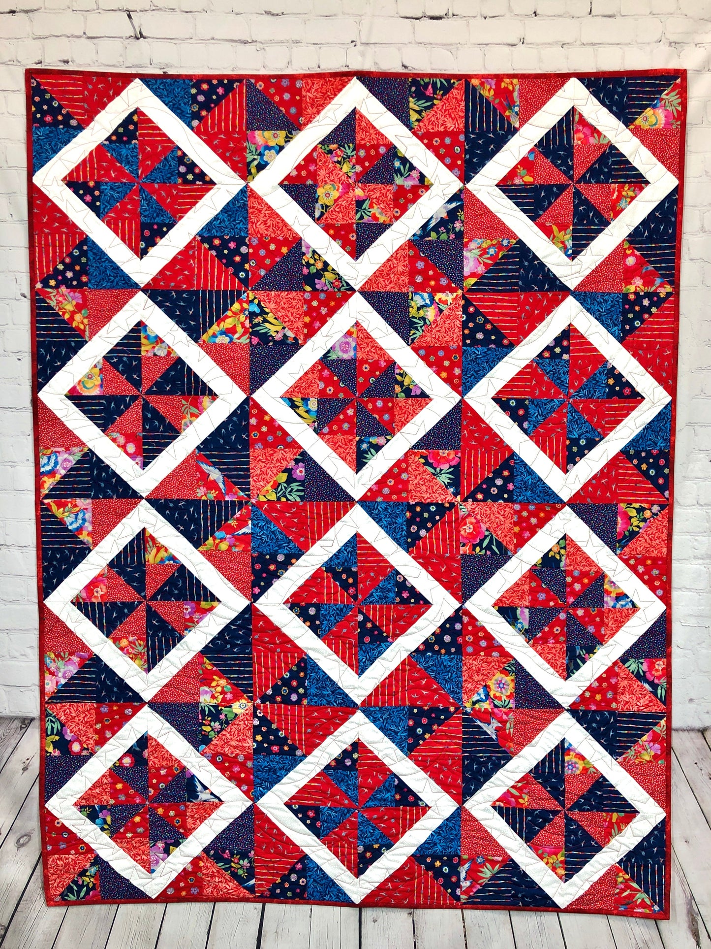 GE Designs Valerie 10" Square Quilt Pattern 175 — Stacker Quilt with Bold Secondary Design