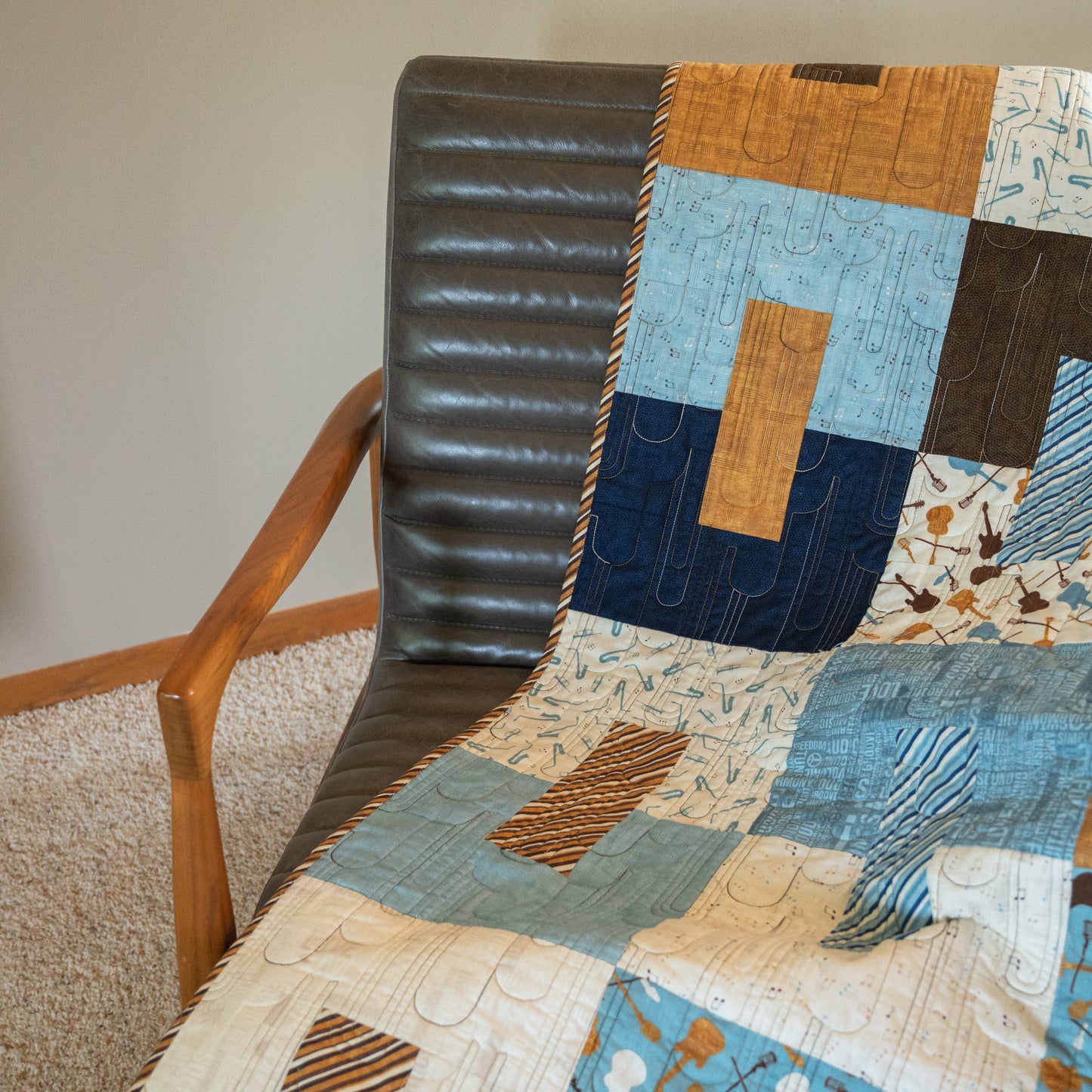 GE Designs Teen Spirit Fat Quarter Quilt Pattern 187 — Fast Graduation Gift Quilt, Dorm Room